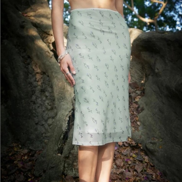 ***SOLD*** NWT Romwe fairycore Skirt - Picture 6 of 7